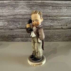 Vintage‎ Goebel Hummel "Hello" #124/0- 5.75"
